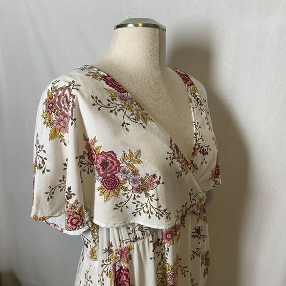 Torrid Challis Caplet Skater Dress Womens 2X Cream Floral Print Surplice Neck - Picture 8 of 16